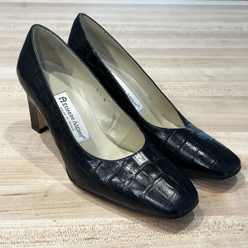 Etienne Aigner Black Textured Leather Classic Design Heels, Women's Size 6.5 W - Picture 1 of 8